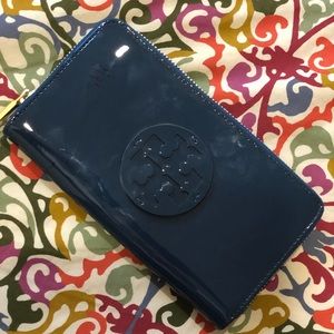 Tory Burch Patent Continental Wallet in Hudson Bay